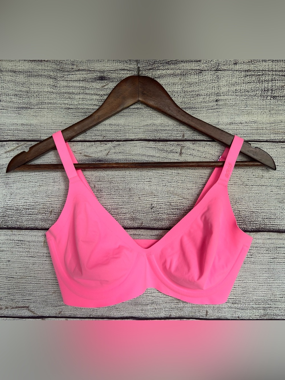 Aerie Smoothiez Plunge hot pink seamless unlined bra size 32DD
